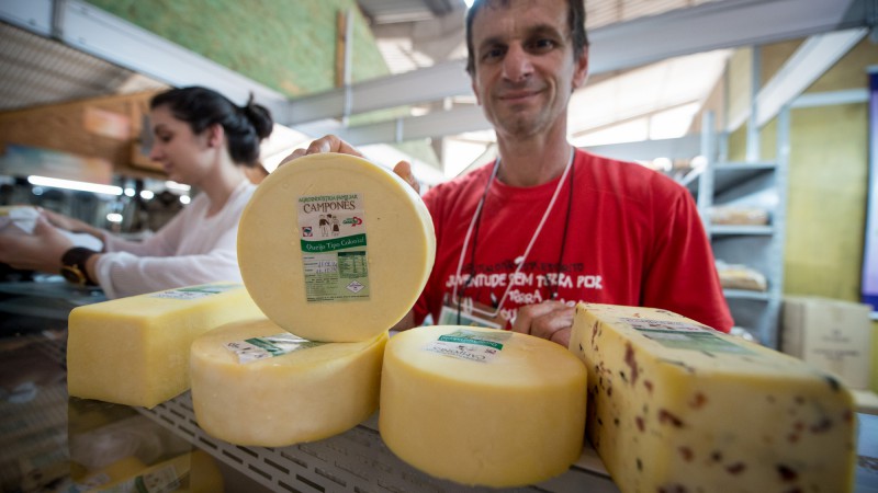 Produtor de queijo está muito contente com as vendas neste início de Expointer