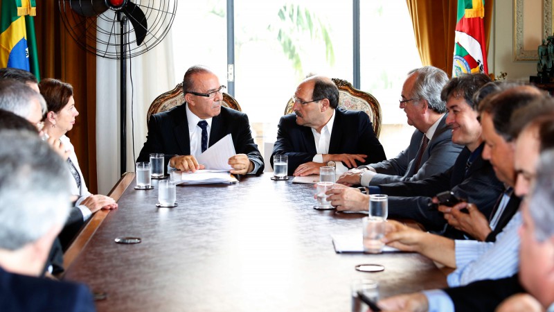 Ministro Eliseu Padilha reuniu-se no Palácio Piratini com o governador Sartori