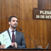 PORTO ALEGRE, RS, BRASIL, 05/02/2019 - Governador Eduardo Leite falou, na tarde dessa terça-feira (05), aos deputados e deputadas durante sessão solene no plenário da Assembléia Legislativa do Estado. Fotos: Itamar Aguiar/Palácio Piratini.