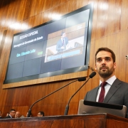 PORTO ALEGRE, RS, BRASIL, 05/02/2019 - Governador Eduardo Leite falou, na tarde dessa terça-feira (05), aos deputados e deputadas durante sessão solene no plenário da Assembléia Legislativa do Estado. Fotos: Itamar Aguiar/Palácio Piratini.