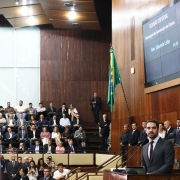 PORTO ALEGRE, RS, BRASIL, 05/02/2019 - Governador Eduardo Leite falou, na tarde dessa terça-feira (05), aos deputados e deputadas durante sessão solene no plenário da Assembléia Legislativa do Estado. Fotos: Itamar Aguiar/Palácio Piratini.