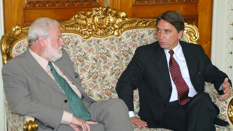 Governador Germano Rigotto em audiência com o desembargador Osvaldo Stefanello, futuro presidente do Tribunal de Justiça.