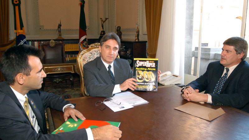 Governador Germano Rigotto em audi&ecirc;ncia com o presidente da Associa&ccedil;&atilde;o Brasileira de Supermercados, Jo&atilde;o Carlos de Oliveira.