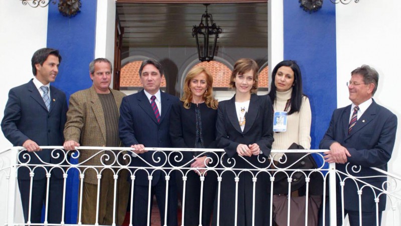Governador Germano Rigotto recebe o elenco do filme Olga. Na foto: secretário do Turismo, Luis Augusto Lara, diretor do filme Olga, Jayme Monjardim, governador Germano Rigotto, primeira-dama, Cláudia Rigotto, atriz Camila morgado e secretário da Cultura,