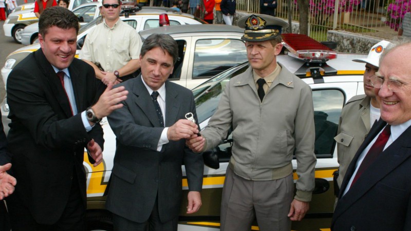 Governador Germano Rigotto durante entrega de viaturas à Brigada Militar e Polícia Civil.