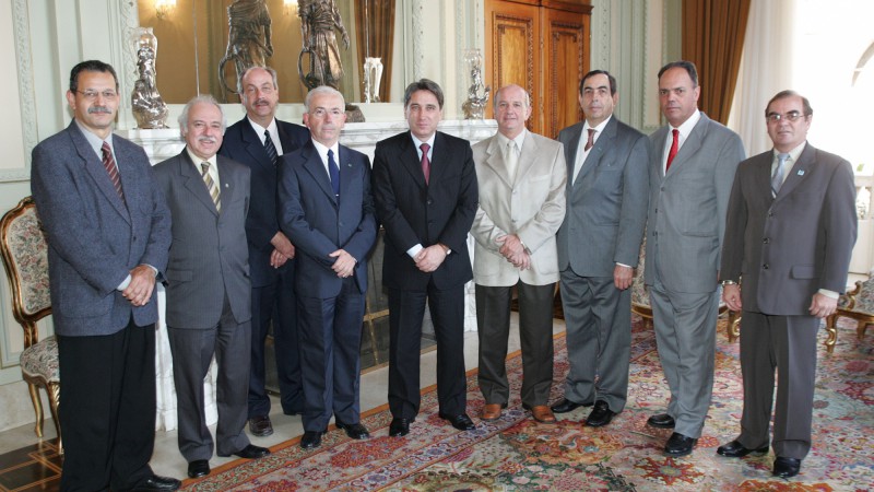Governador Germano Rigotto em audiência com a diretoria da Associação Gaúcha de Empresas Florestais (Ageflor).