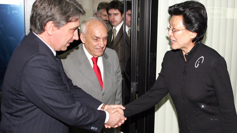 Governador Germano Rigotto em audiência com a vice-ministra de Comércio Exterior da China, Ma Xiu Hong.