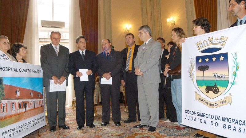 20050420120718pd0504201000-05a.jpg
