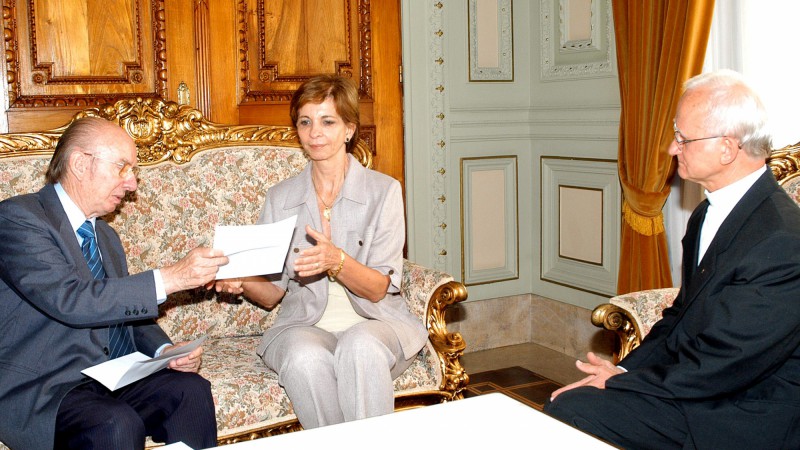 A governadora do Rio Grande do Sul, Yeda Crusius, em audiência com o provedor Juarez Cardoso Vasques e comitiva da Festa Nossa Senhora dos Navegantes para entrega de convite.