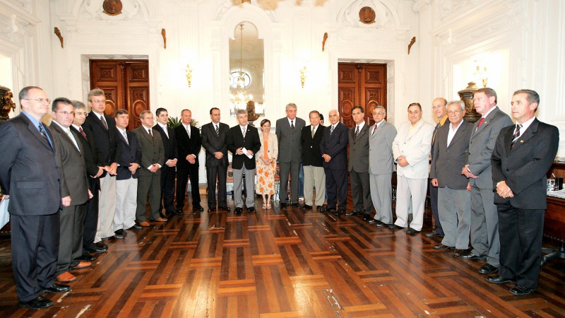 O chefe da Casa Civil, Luiz Fernando Záchia, durante a divulgação dos nomes dos presidentes das autarquias e fundações do governo do Estado.