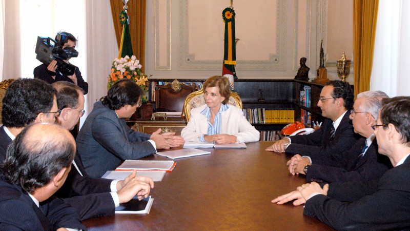 A governadora do Rio Grande do Sul, Yeda Crusius, em audiência com o diretor- presidente da CPSL/RGE, Usina Foz de Chapecó, Wilson Ferreira Júnior.