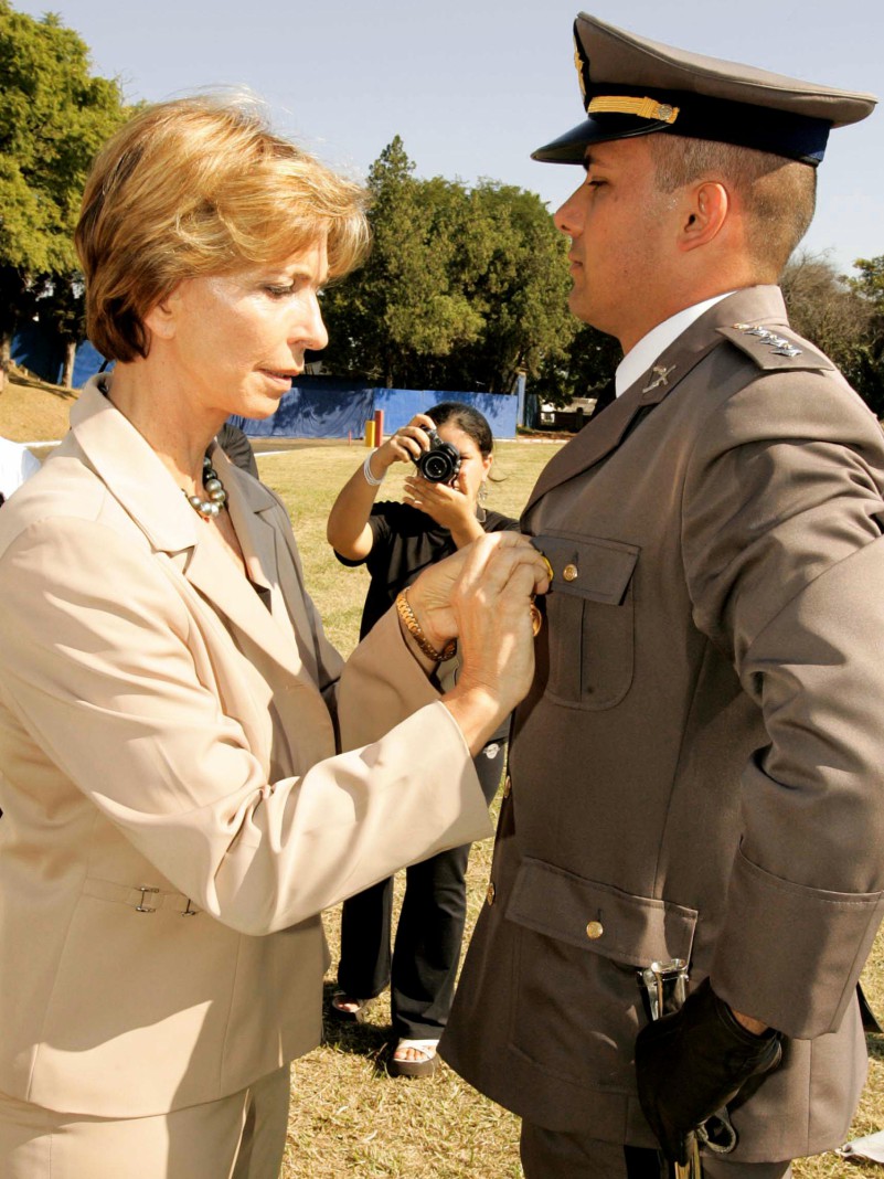A governadora Yeda Crusius participa de cerimônia de formatura do Curso Superior de Polícia Militar como paraninfa.