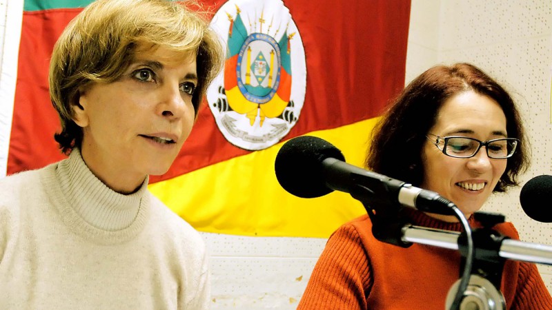 A governadora Yeda Crusius, durante a grava&ccedil;&atilde;o do programa Conversa com a Governadora, de edi&ccedil;&atilde;o semanal e produzido pela editoria da r&aacute;dio Piratini.