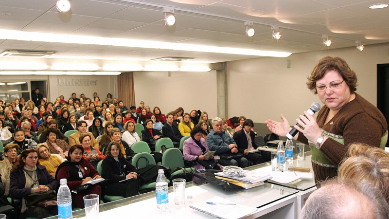 A Secretária de Educação, Mariza Abreu, participa da abertura do I Encontro de Formação para Coordenadores Regionais de Educação e Técnicos da Seduc/RS (EnfoCRE).