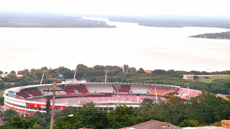 Vista aérea do estádio Beira-Rio, casa do Sport Club Internacional.