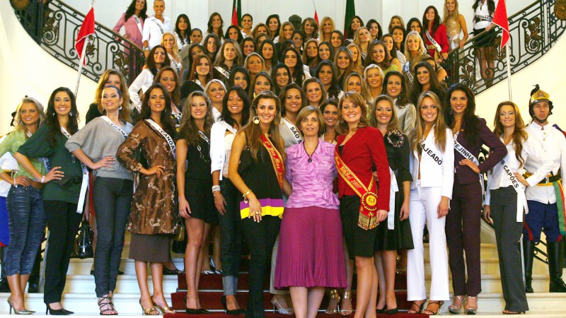 Governadora Yeda Crusius recebe a visita das 67 candidatas ao título de Miss Rio Grande do Sul 2008.