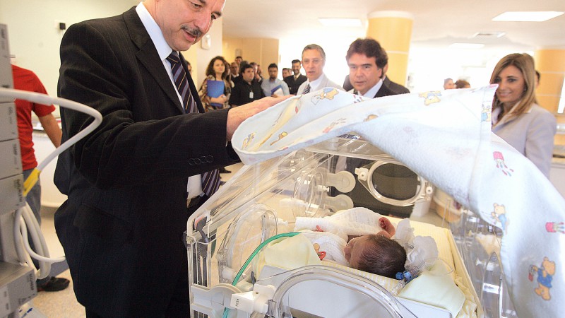 O secretário da Saúde, Osmar Terra, representando a governadora, Yeda Crusius, durante visita às instalações do Hospital Universitário da Ulbra.