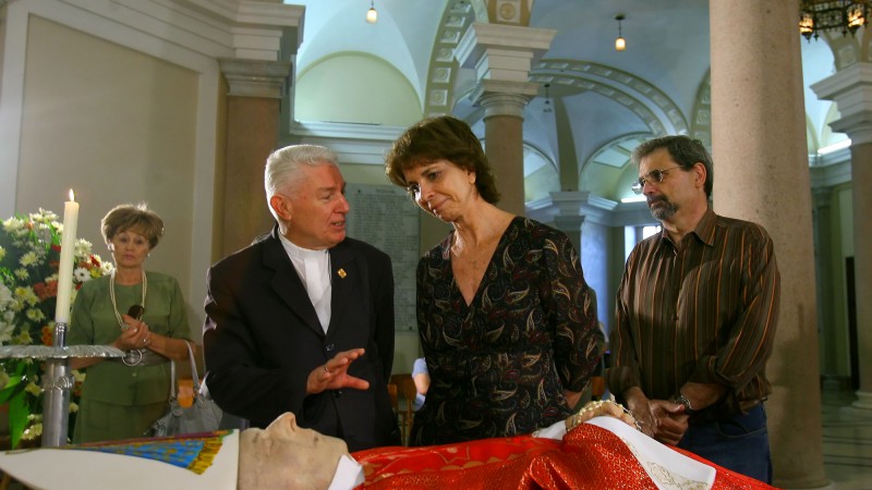 A Governadora do Rio Grande do Sul, Yeda Crusius durante velório do cardeal d. Aloisio Lorscheider, na cripta da Catedral Metropolitana de Porto Alegre.
