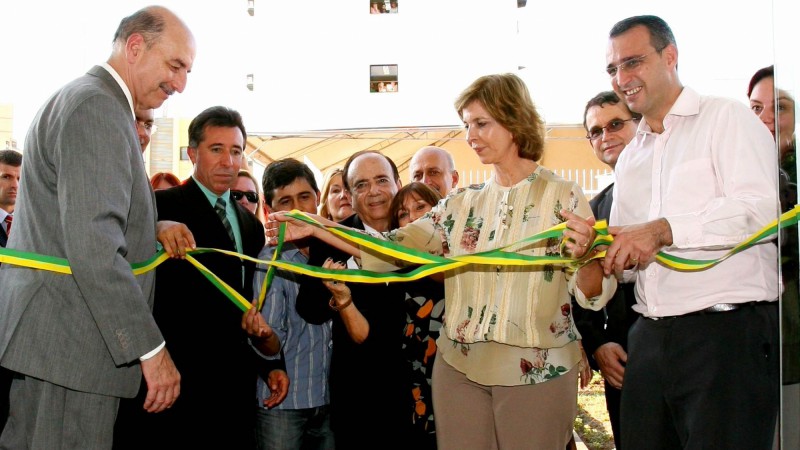 A governadora Yeda Crusius, o secretário da Saúde Osmar Terra(e) e o secretário adjunto da Secretaria Geral de Governo, Jorge Pozzobom durante inauguração do Hemocentro de Santa Maria e assinatura de convênio com o Hospital Sara.