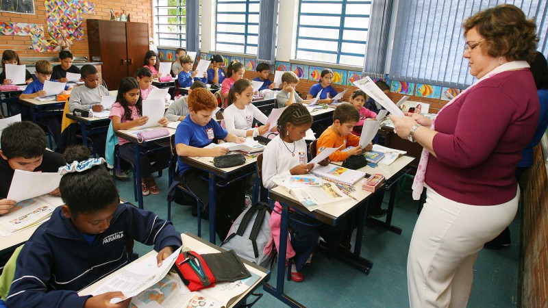A secret&aacute;ria de Educa&ccedil;&atilde;o, Mariza Abreu durante aula na abertura Semana da Educa&ccedil;&atilde;o na Escola Para&iacute;ba.