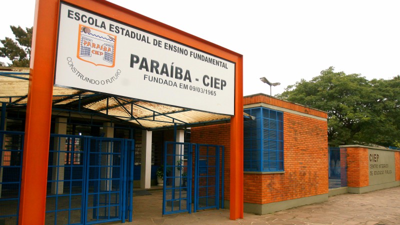 Fachada da Escola Estadual de Ensino Fundamental Para&iacute;ba - CIEP.