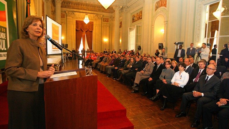 A governadora Yeda Crusius participa da solenidade em comemoração aos 38 anos de atuação da Defesa Civil no RS.