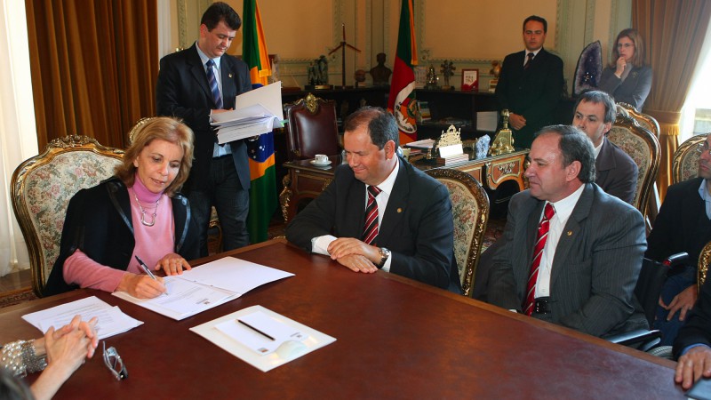 A governadora, Yeda Crusius, em audiência com o presidente da Assembléia Legislativa, o deputado estadual Alceu Moreira.
