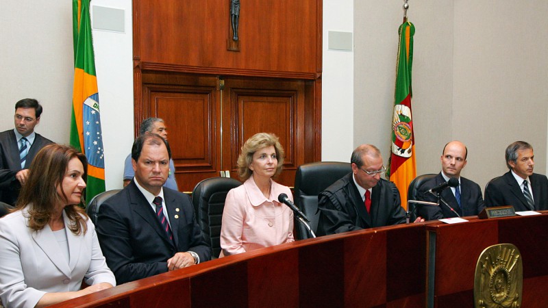 A governadora Yeda Crusius participa da cerimônia de posse dos novos desembargadores do Tribunal de Justiça do RS.