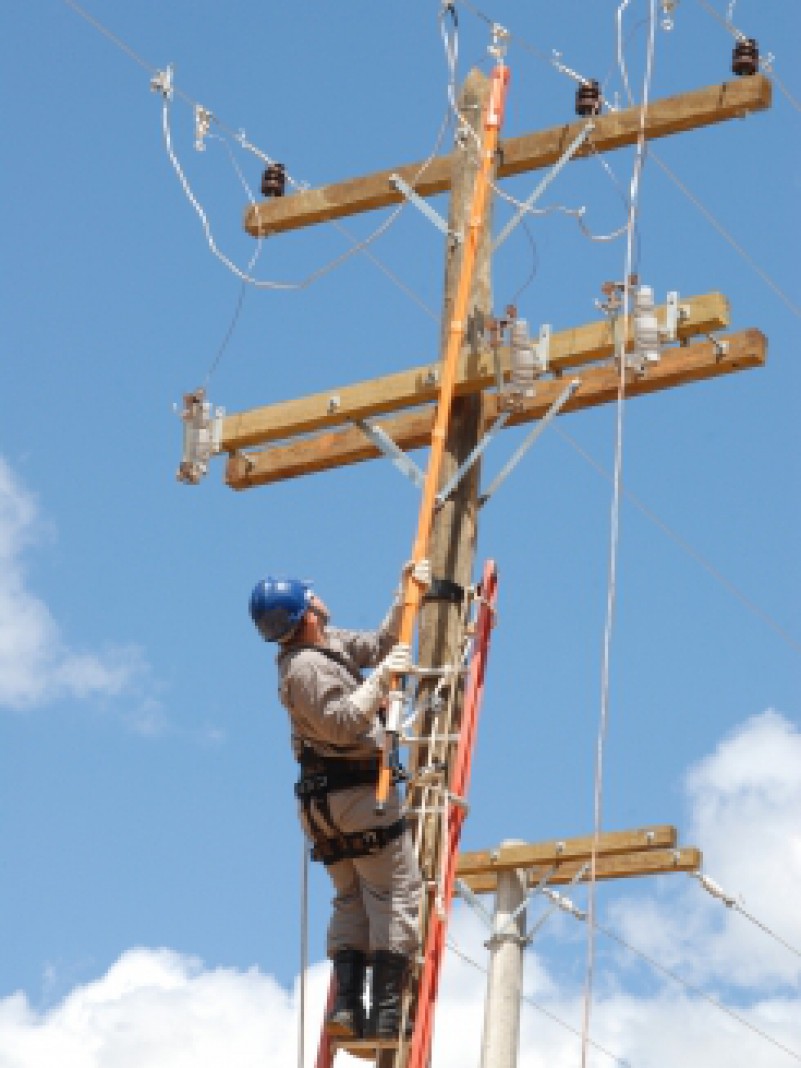No Estado, a empresa ficou em primeiro lugar pelo terceiro ano consecutivo, conforme pesquisa da ANEEL, divulgada nesta quarta-feira (11) Pelo terceiro ano consecutivo, a Companhia Estadual de Distribuição de Energia Elétrica (CEEE D) é a melhor empresa