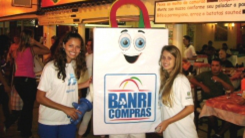 A promoção Banricompras Premiável já contemplou 1.287 clientes do Banrisul em todo o Estado. O maior cartão de marca própria do Brasil possui uma rede de mais de 66 mil estabelecimentos comerciais cadastrados. Somente neste ano, ocorreram cerca de 24,8