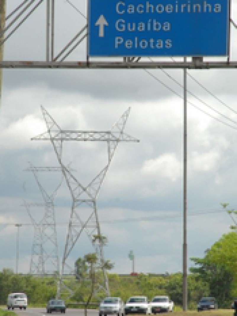 Obra, com investimento de R$ 45 milhões, beneficia 200 mil pessoas A Companhia Estadual de Geração e Transmissão de Energia Elétrica (CEEE GT) conclui neste final de semana (15 e 16) a instalação das estruturas da nova linha de transmissão de 230 mil