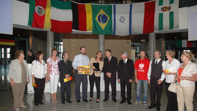 A secret&aacute;ria da Cultura, M&ocirc;nica Leal, esteve em Erechim, visitando o p&oacute;lo de cultura do munic&iacute;pio, uma obra que contou com R$ 1.097.702,00 da Lei de Incentivo &agrave; Cultura do Estado. &ldquo;Este Centro Cultural abriga e divulga a riqueza das diferentes etnias que