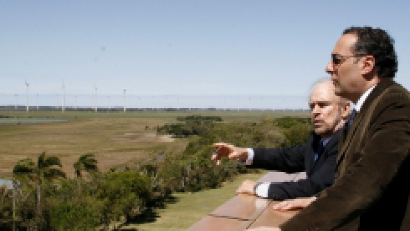 O encontro do Fórum de Secretários de Estado para Assuntos de Energia se encerrou, na manhã desta sexta-feira (19), com visita de dirigentes de diversas unidades da federação ao parques eólicos de Osório, onde foram recebidos pelo secretário de