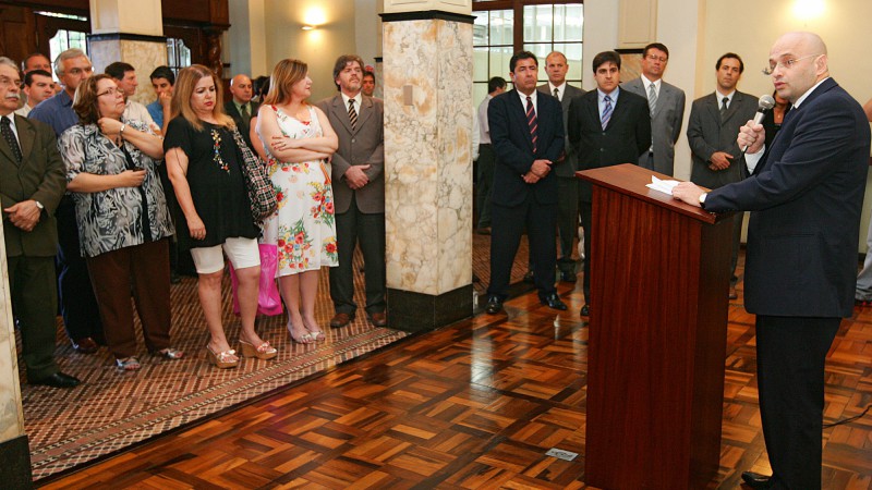 O secretário da Fazenda, Aod Cunha despede-se da equipe da secretaria da Fazenda.