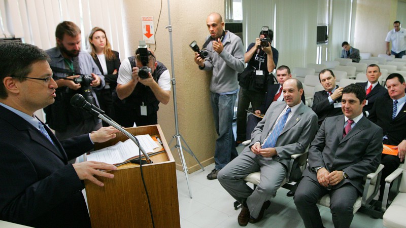 Presidente do Detran, Sergio Filomena, apresenta novo processo de aplicação dos exames teóricos e práticos de direção, que passam a ser responsábilidade do Detran/RS, apartir de janeiro de 2010.