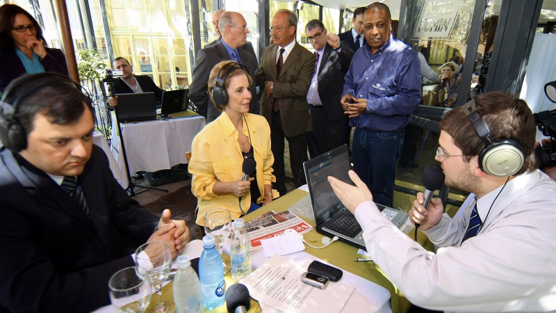 Governadora Yeda Crusius, durante encontro para celebrar 75 anos da rádio Bandeirantes, no Chalé da Praça XV.