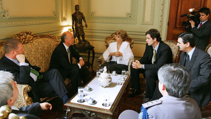A Governadora Yeda Crusius, recebe a visita de cortesia do embaixador do Canadá, Paul Hunt.