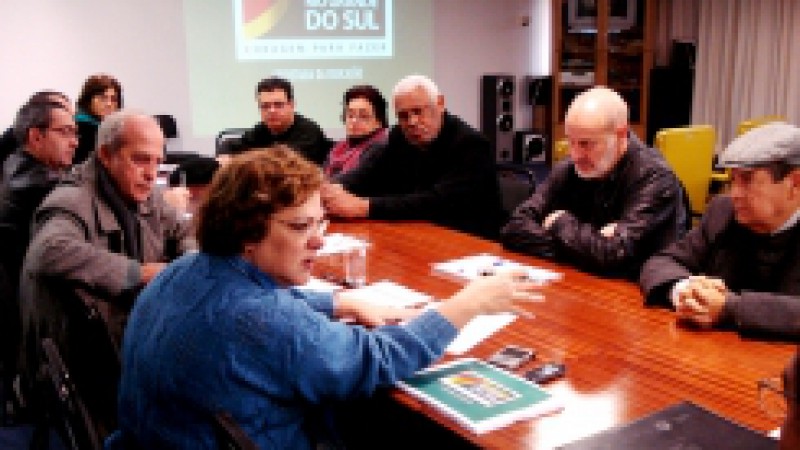 O novo modelo de gestão escolar proposto pelo governo do Estado, por meio da Secretaria da Educação (SEC), foi discutido com representantes regionais da Associação dos Círculos de Pais e Mestres (ACPM/Federação), durante encontro promovido no sábado