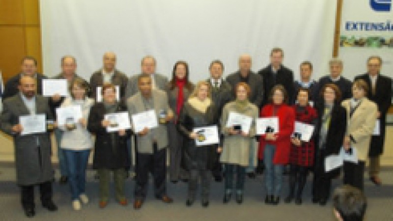 A Associação Sulina de Crédito e Assistência Rural (Ascar) está completando, nesta terça-feira (2), 54 anos. A instituição tornou-se representante natural do serviço oficial de extensão rural do Estado e fincou no solo gaúcho uma trajetória construída