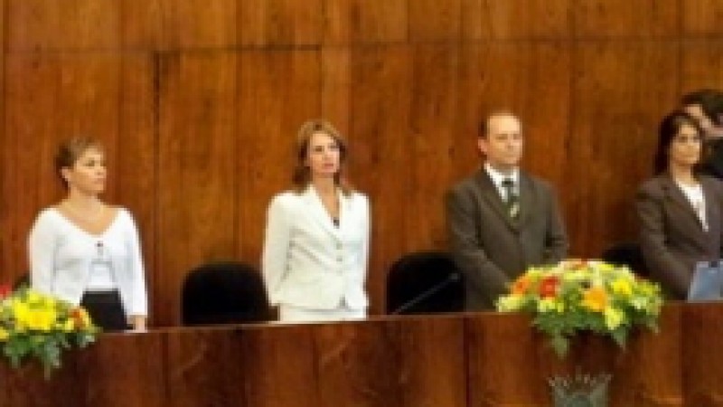 O Governo do Estado foi representado pela coordenadora estadual da Mulher, Maria Helena Gonzalez, na entrega do Troféu Mulher Cidadã 2009, que foi concedido pela Assembléia Legislativa a lideranças femininas com destaque em diversos setores. A entrega