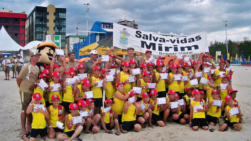 Solenidade de formação de mais duas turmas do projeto Salva-Vidas Mirim no Litoral Norte, dentro do Verão Legal 2010 do Governo do Estado.