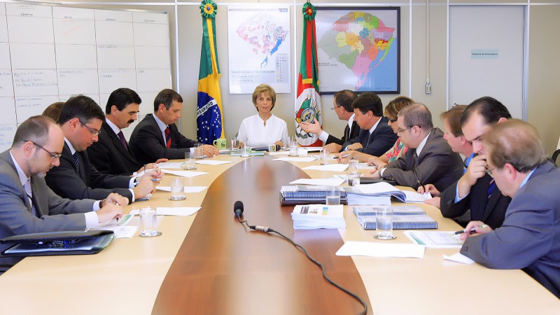 Governadora Yeda Crusius, durante reunião da Junta de Coordenação Orçamentária e Financeira do Estado (Juncof), no Centro Administrativo Fernando Ferrari (Caff).