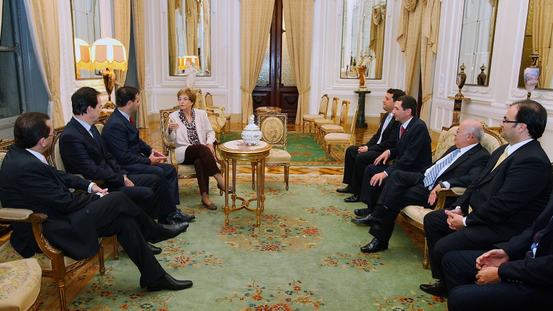 A governadora Yeda Crusius, recebe, no Salão dos Espelhos, ala residencial do Palácio Piratini, comitiva de representantes da Associação dos Juízes Federais do Rio Grande do Sul (AJUFERGS).