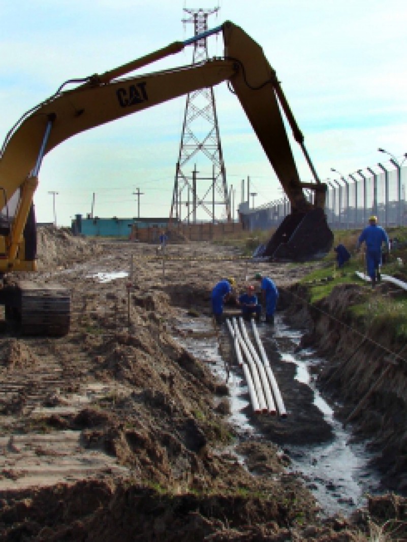 O lançamento do primeiro cabo subaquático da nova rede de energia elétrica que liga os municípios de Rio Grande e São José do Norte ocorre a partir desta quarta-feira (1º). O projeto da rede elétrica de 69 mil Volts, importante para a ampliação do Porto