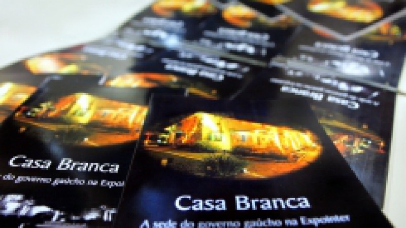 Durante o lançamento da Expointer 2010, nesta quarta-feira (30) em Esteio, Yeda Crusius aproveitou para apresentar o livro que conta a história da Casa Branca, sede do Governo no Parque de Exposição Assis Brasil durante a feira. É uma obra que valoriza o