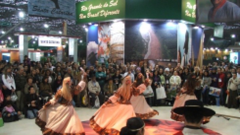 O Governo do Estado, por meio da Secretaria de Turismo, Esporte e Lazer,  trabalha para mobilizar as 11 regiões turísticas gaúchas para participarem do 5º Salão do Turismo - Roteiros do Brasil,  entre os dias 26 a 30, no Anhembi, em São Paulo. O estande