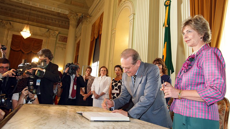 A governadora Yeda Crusius, durante a cerimônia de transmissão de cargo do Governo do Estado ao governador eleito Tarso Genro, realizada no Salão Negrinho do Pastoreio, do Palácio Piratini.