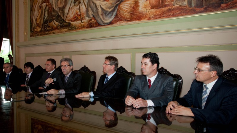 O novo presidente do Banrisul e equipe, durante entrevista coletiva à imprensa.
