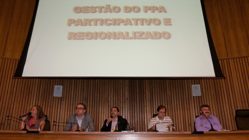 25.02.11: Seminário Sistema Estadual de Participação Cidadã. (esq. à dir.) Secretária do Turismo Abgail Pereira, Represent. do Gov. da Bahia Benito Juncal, Represent. do Gov. do Ceará Prof Francisco Pinheiro, Secretário do Planejamento de Ijuí Suimar