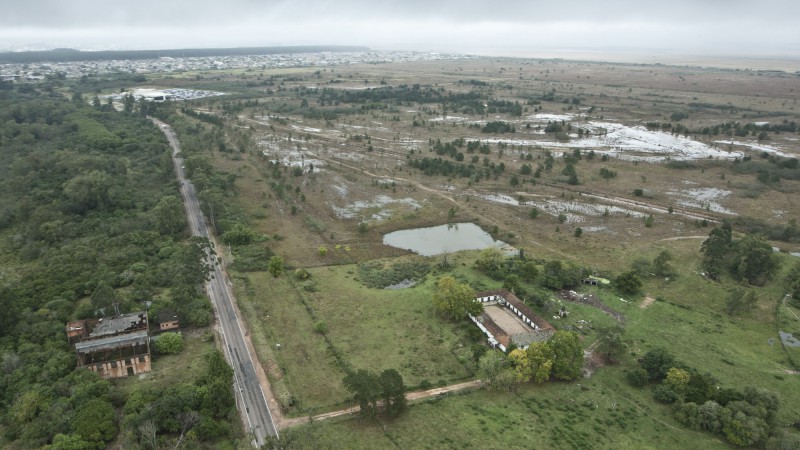 Terreno no município de Guaíba onde se instalará inicialmente a empresa Terex Latin América Comércio de Equipamentos Pesados de Construção Ltda, a primeira de uma série de indústrias que ocuparão o local de 932 hectares.